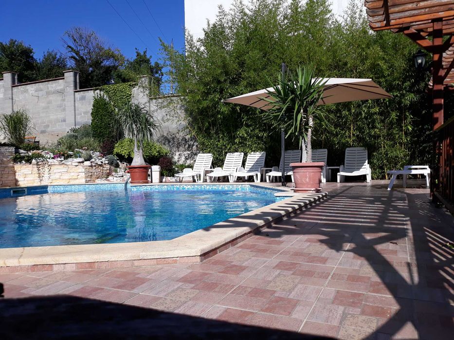 Дава се под наем Къща в Варна, м-т Траката - 750 кв.м за 198.9 € - Снимка #4