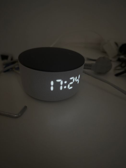 Продаю Яндекс Станцию Мини 3, серый цвет.