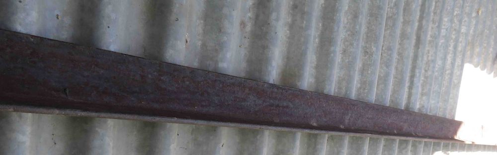 Уголки стальные 50х50х5 мм и другие и Шарниры навесы для ворот