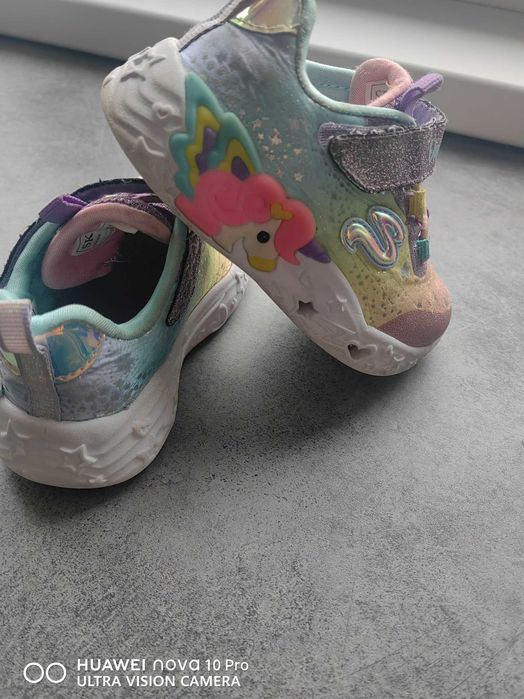 Skechers за момиче 22 номер