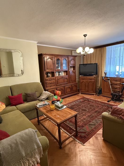 Apartament 4 camere, ultracentral, acces terasa si boxa – Găești 1 Apartament 4 camere, ultracentral, acces terasa si boxa – Găești