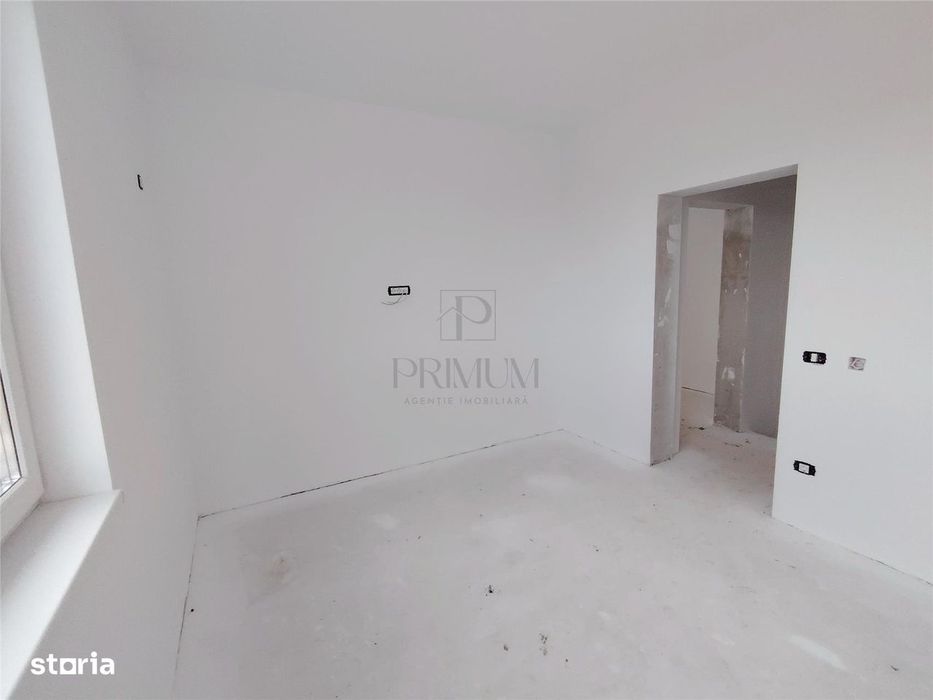 Duplex Cu Panouri - 5 Camere - 3 Bai