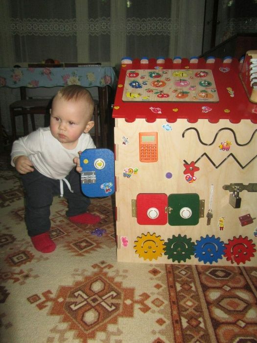 Бизиборд. Домик . 41x41x57 см. Реальный фото