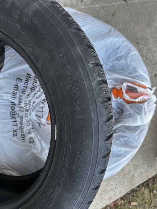 235/60R18 зимний шипованный.