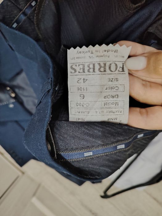 Продам школьный костюм