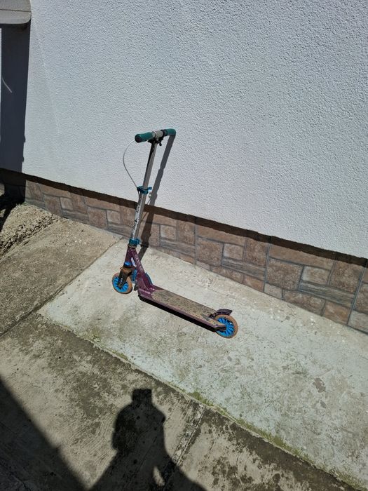 Trotineta copii 4-12 ani reglabilă pe înălțime, stare buna
