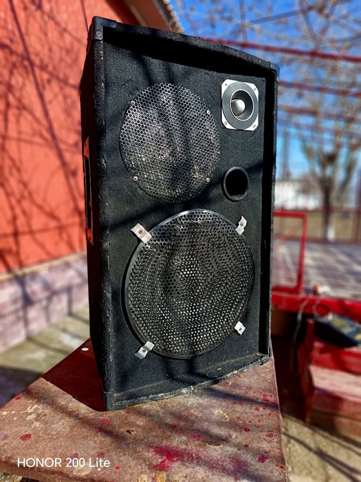 Колонка және пульт сатылады мощный!