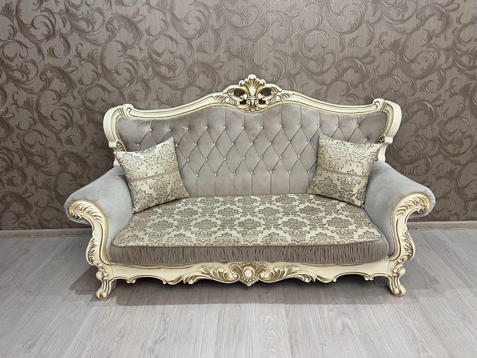 Диван с креслами