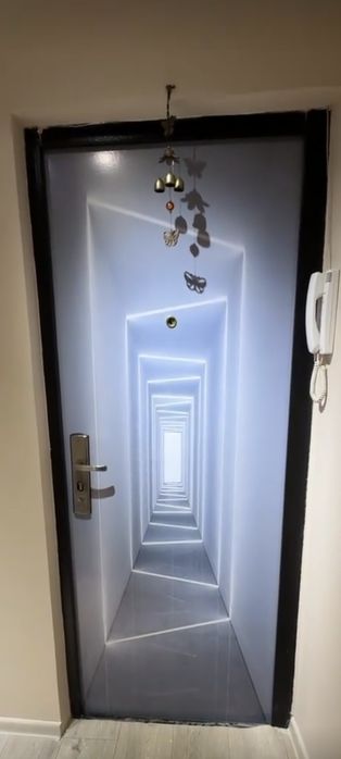 Самозалепващ тапет за врата