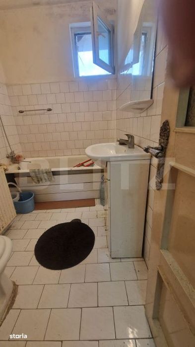 Apartament decomandat, 60 mp, etaj 2, cu pivnita in acte 16 mp