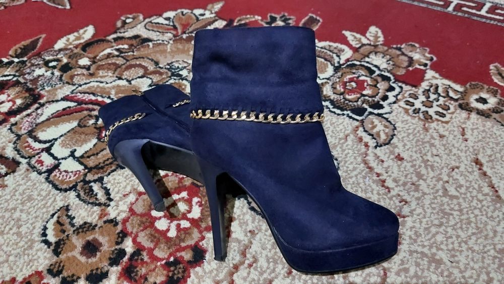 Женские полусапожки новый, 38 размер