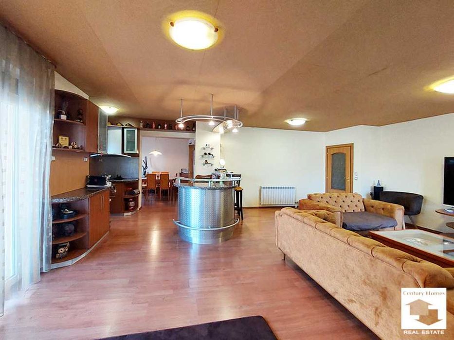 Продава се Многостаен апартамент в Велико Търново, Център - 184 кв.м за 2256 €/кв.м - Снимка #1