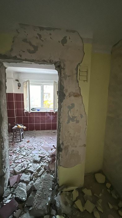 Decupam pereți beton BCA cărămidă etc