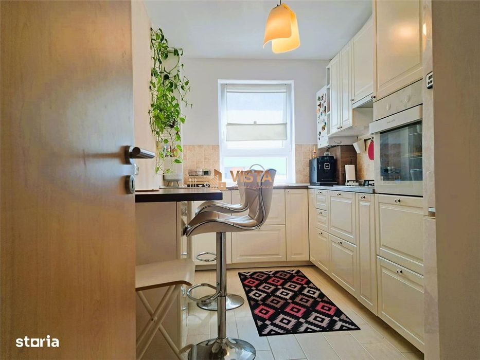 Apartament 3 camere decomandat Coresi, 2 bai,  bloc nou cu lift, mobil