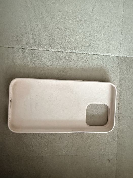 Срочно продаю оригинал чехол iphone 15 pro max