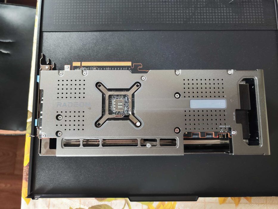 SAPPHIRE Rx 7900 GRE Nitro+ с гаранция
