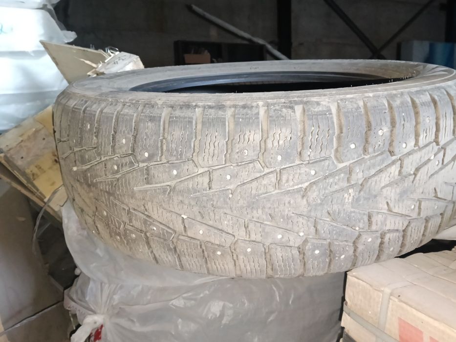 Резина б/у 265/65 R18 шипы