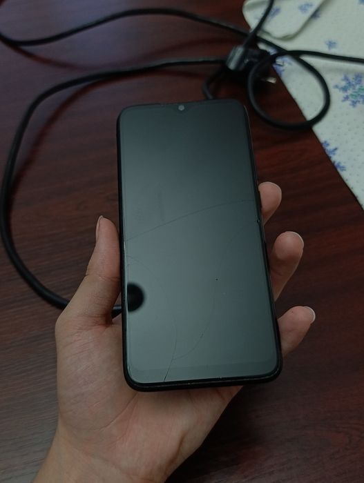 СРОЧНО Redmi Note 7 идеальный.  и  iphone 7.