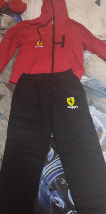 Vind trening și adidași puma Ferrari