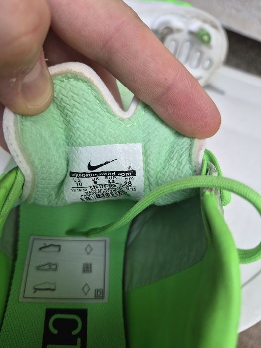 Vand ghete de fotbal Nike CTR360
