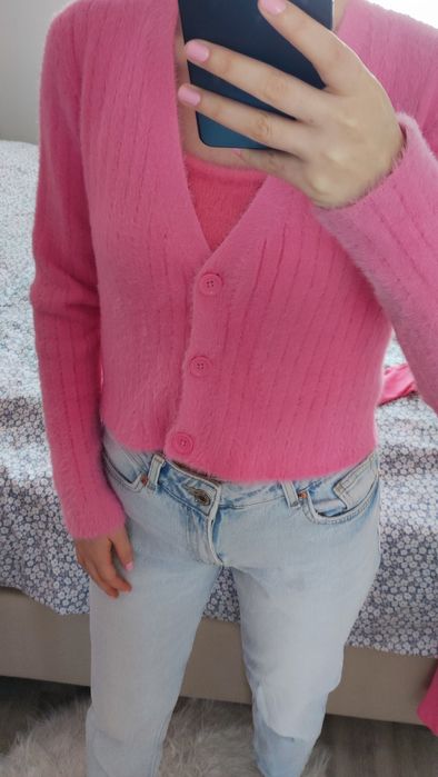 Блузки и жилетки в различни цветове