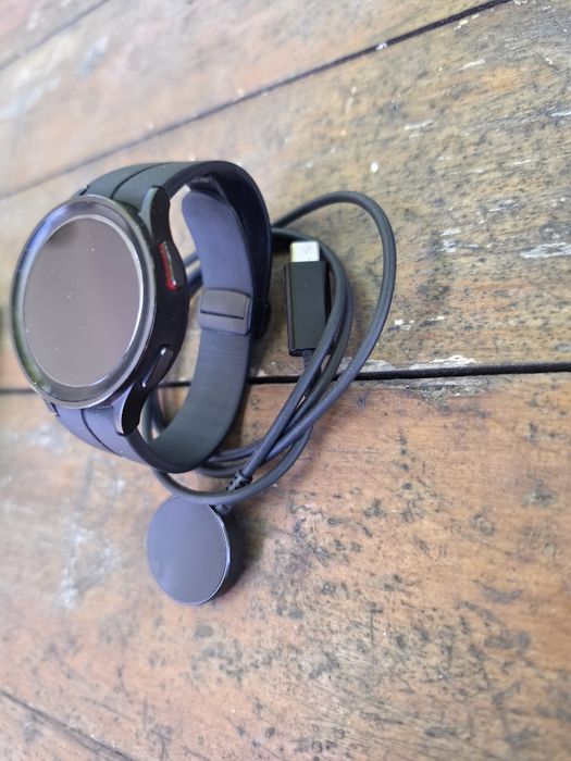 Часовник  Samsung Watch 5 Pro