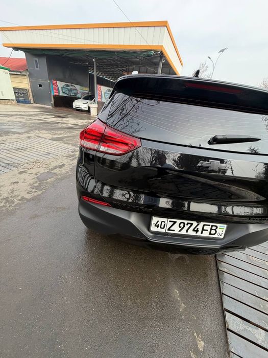 Treker 2 sotiladi navotlari bilan bolni bag benzin padarka
