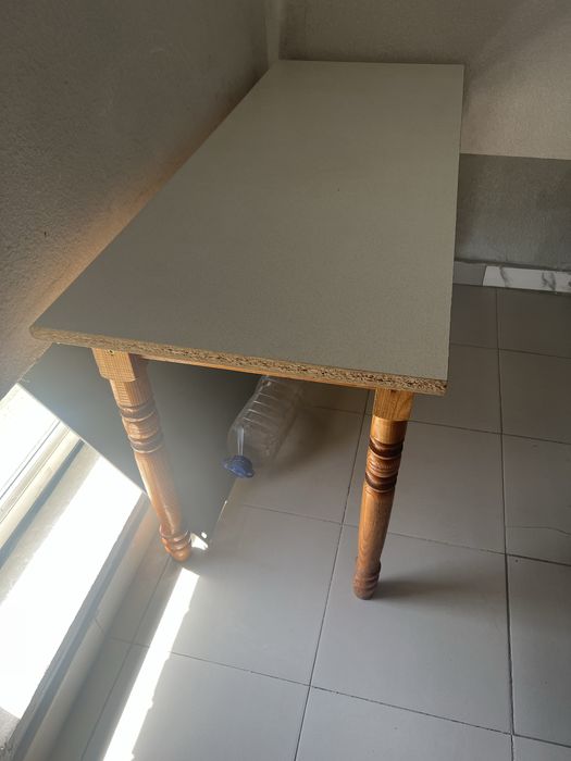 Срочно продаю стол