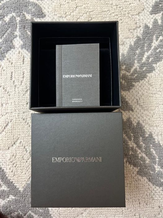 Продам часы Emporio Armani