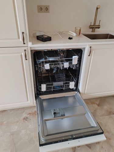 Electrician, Handyman, Mester casei, Instalator sanitar