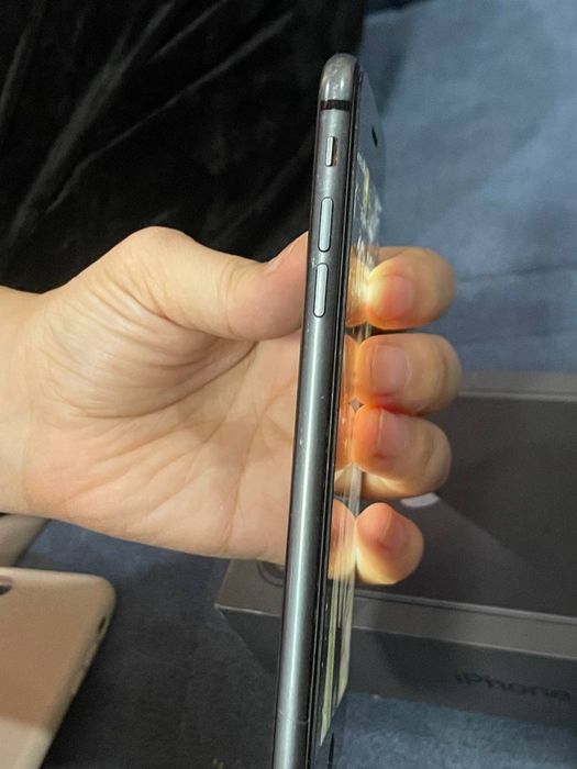 Iphone 8+ 256 tali LLA karopka dakumnet bor