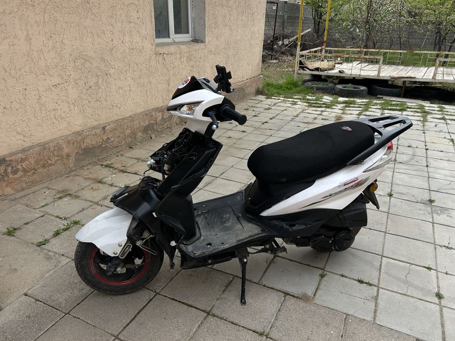 Мопед продается обмен телефон начиная с 12 про