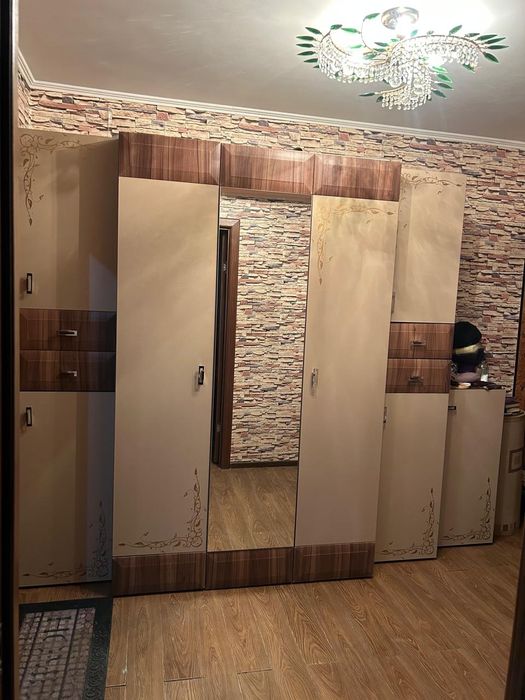 Продам шкаф для прихожей.