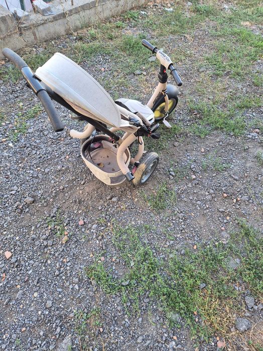 Детска триколка с кош и сенник