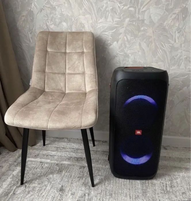 Продам смартфон  JBL party
