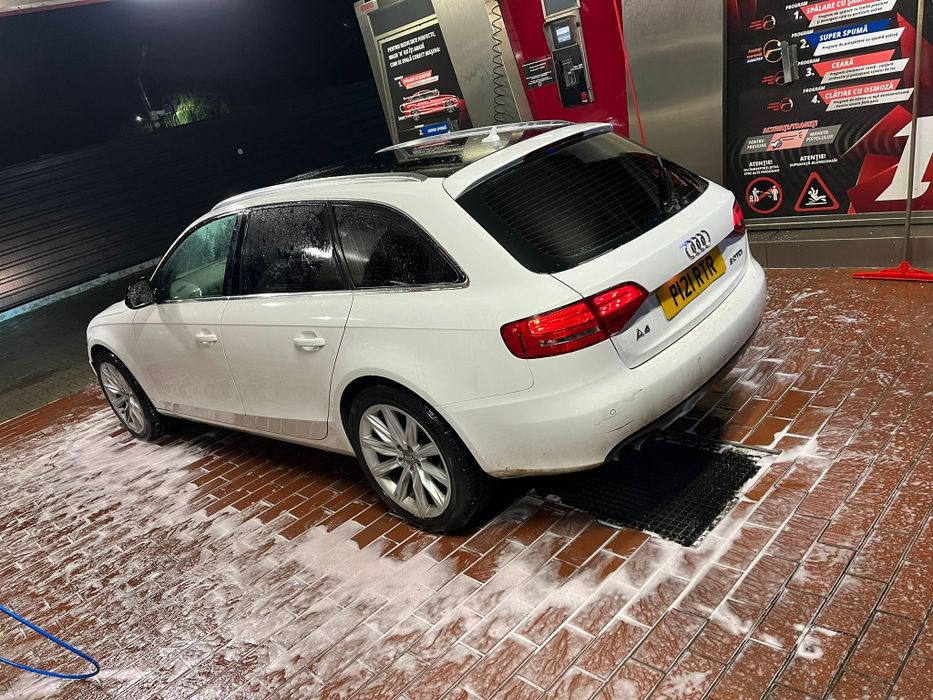 Dezmembrez audi a4 b8 2.0d cag caga