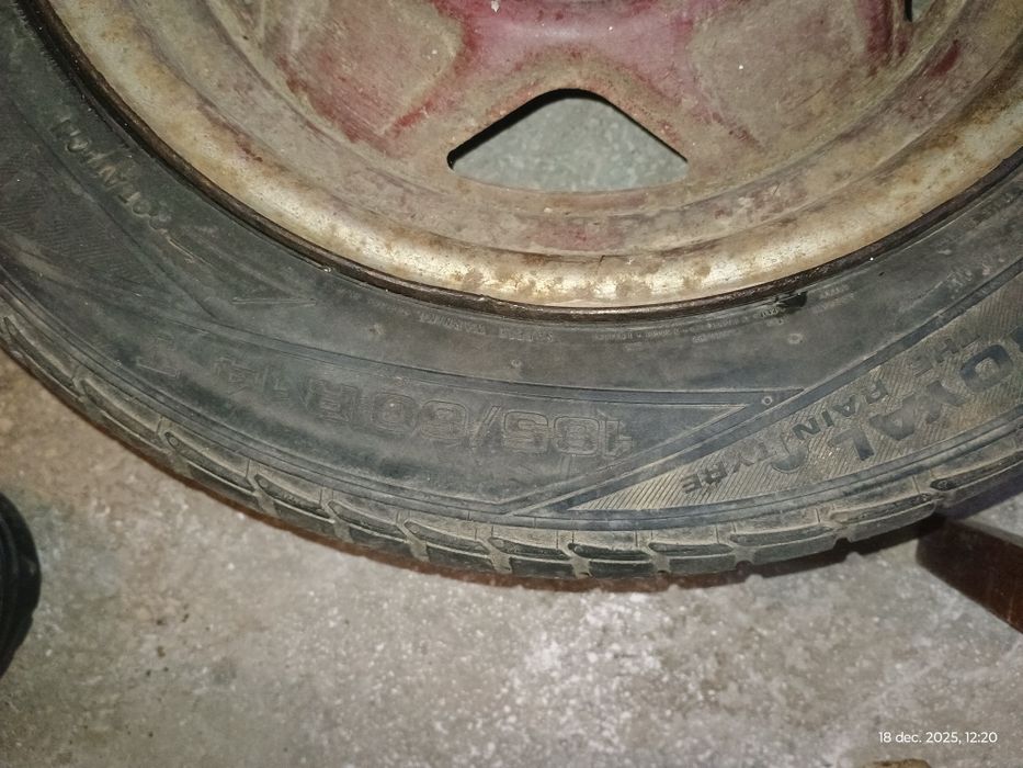 Remorca auto lunga fara semnalizare