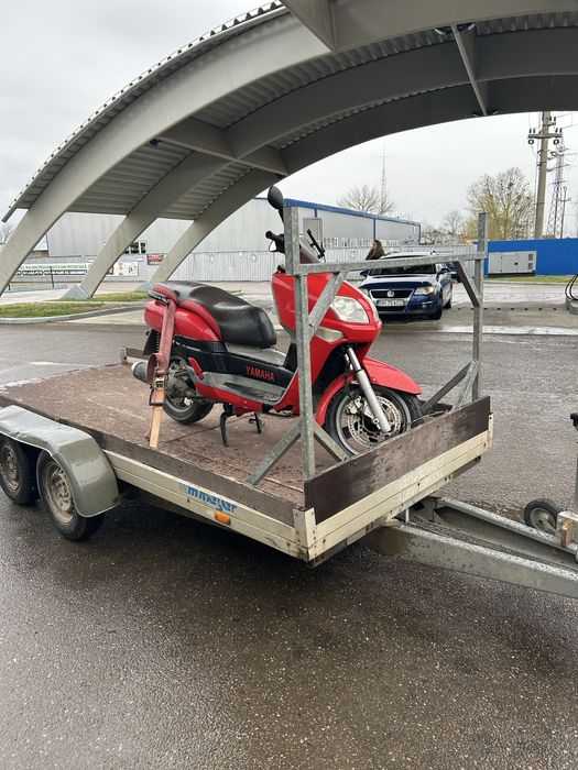 Vand sau schimb scuter yamaha versity 300