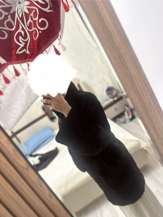 Продаеться новая шуба длиной 80см