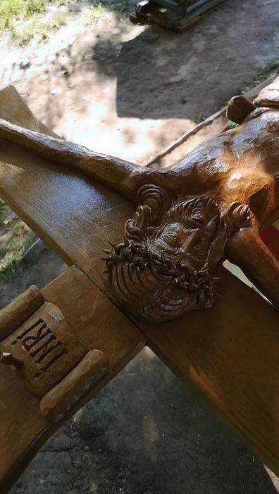 Troițe, răstigniri. Din lemn de stejar, uscat!