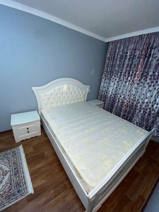 Продам спальный гарнитур с матрасом