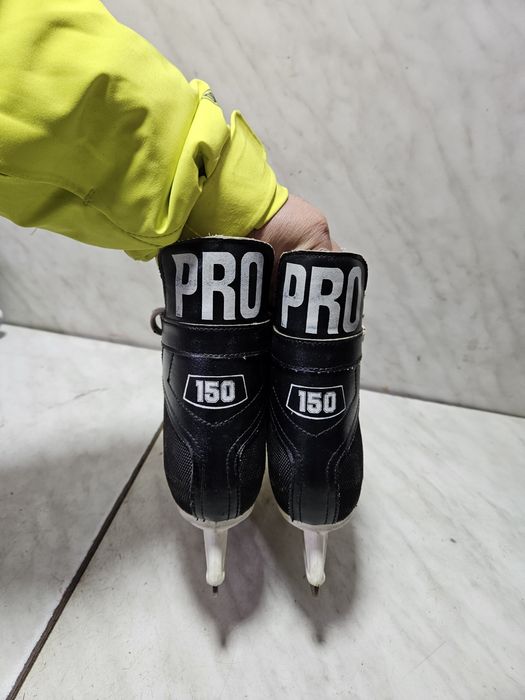 Patine 10 hochei hockey  Botas  marimea  27-28  ( 17,5  cm)