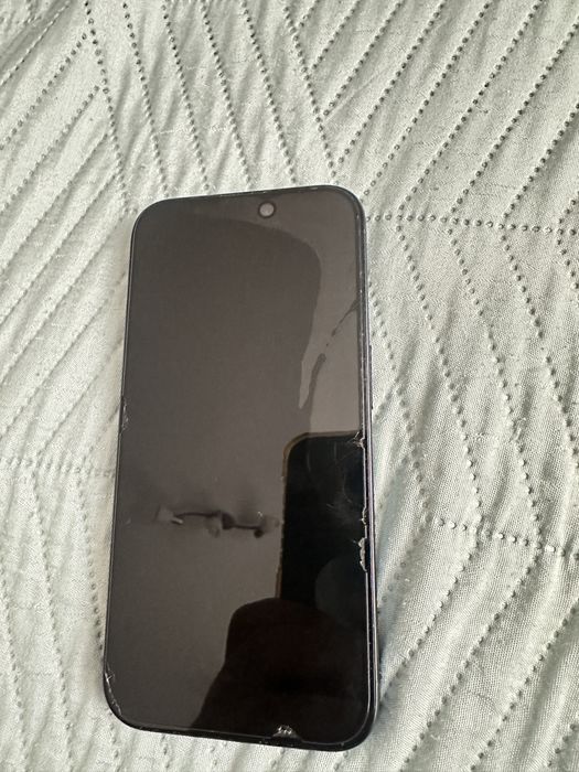 Продавам IPHONE 15 PRO