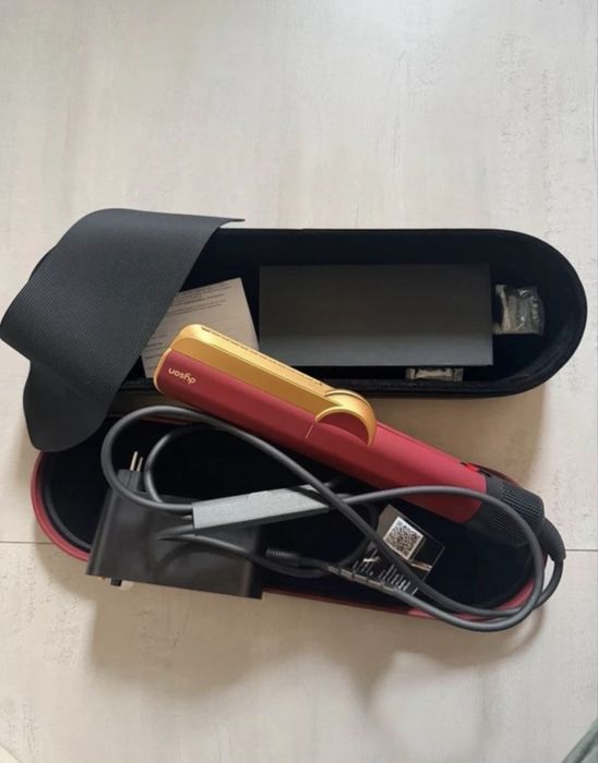 Dyson Airstrait HT01
