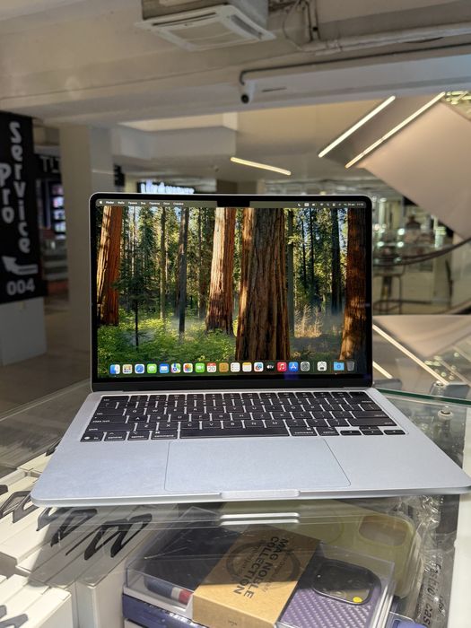 Macbook Air 13 m4 16/256