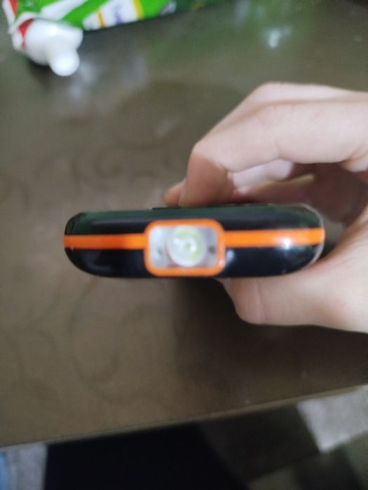 Novey knopochniy telefon