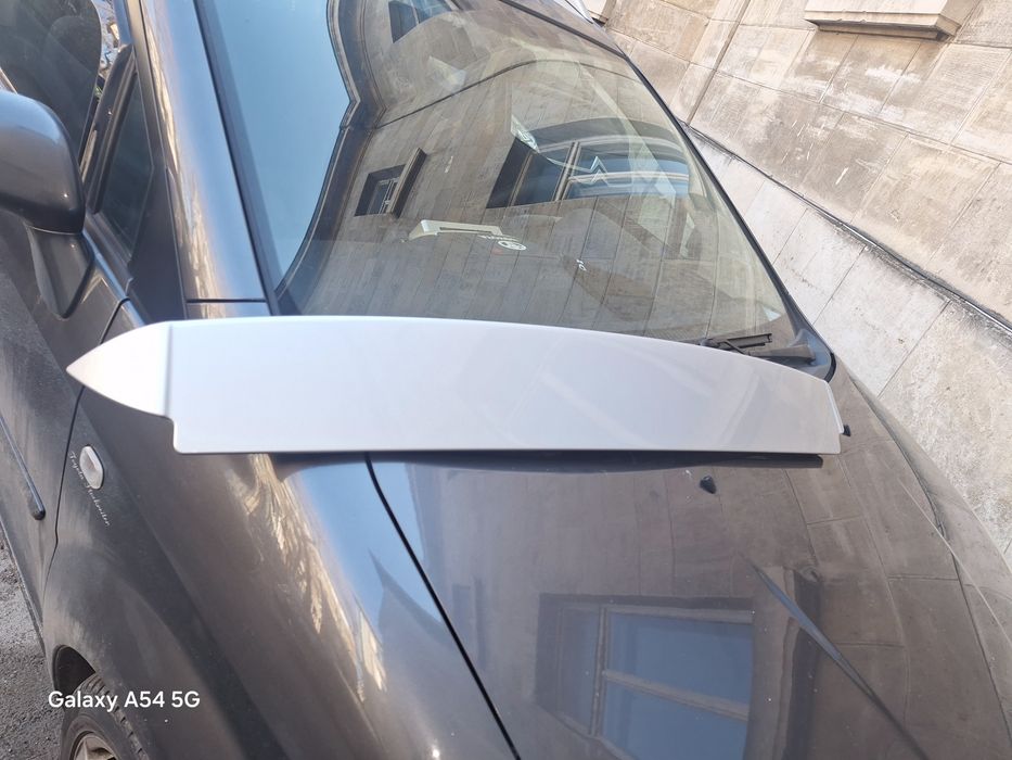 Спойлер 5-та врата РАВ 4. 2013г-нов