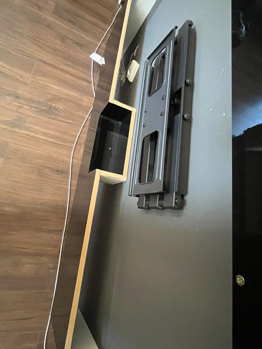 TV стойка декор за LG OLED 65 инча