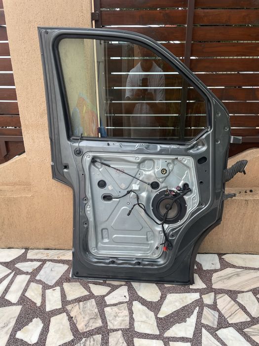Usa stinga fata VW Transporter T5 Caravelle completa  850 lei
