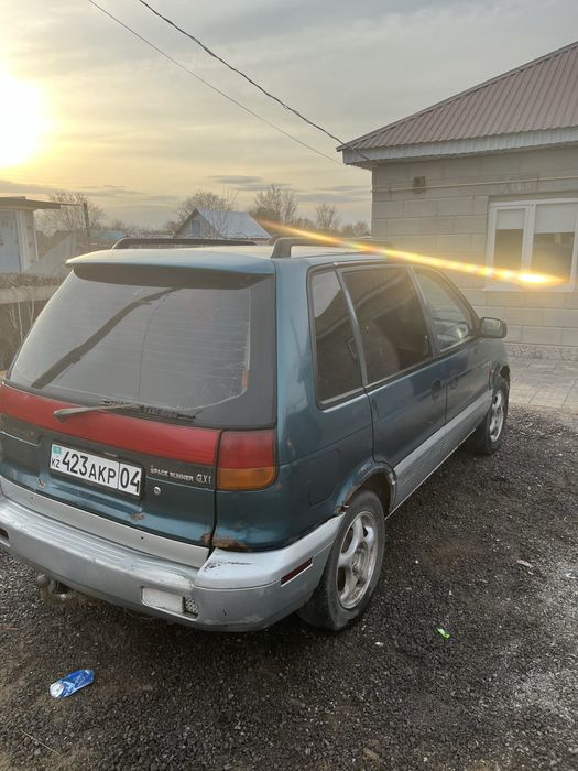 Продам Mitsubishi Space Runner 1995 года